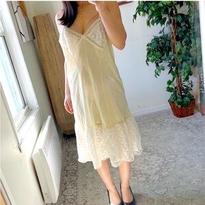 🇫🇷VINTAGE 1960s Yellow lace trim babydoll lingerie/ slip/slipdress